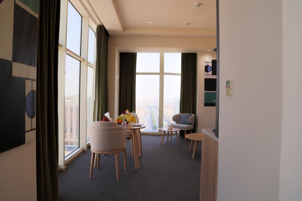 Room image 4